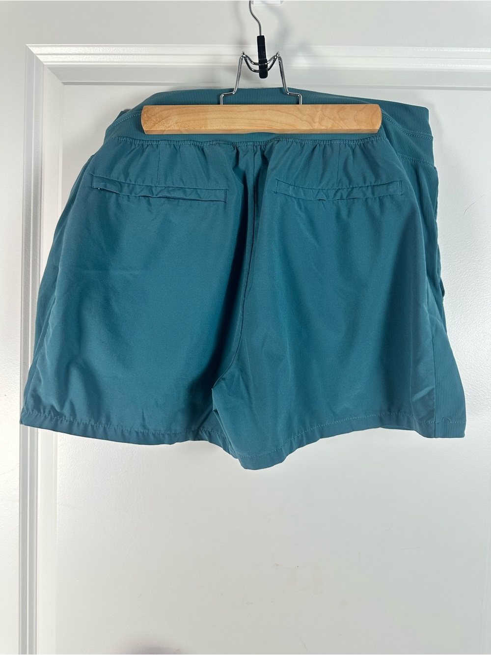 Athleta Women's Teal Shorts Size 10 Zip Pocket Ribbed Waist Athletic - Picture 5 of 7